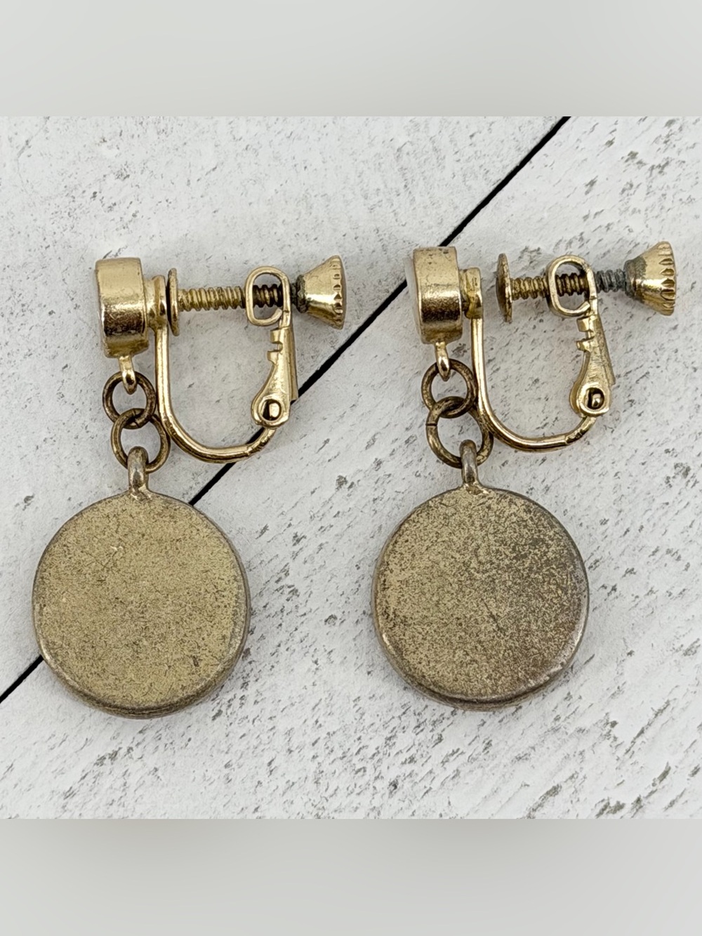 Vintage Gold Mother of Pearl Round Dangle Clip On Screw Back Earrings Bohemian - Picture 4 of 6